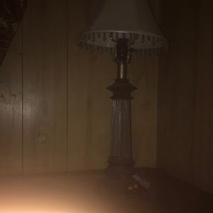 This is a lamp never used and works good